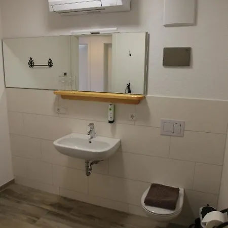 Lägenhet Ferienwohnung Gasthof Lowen *